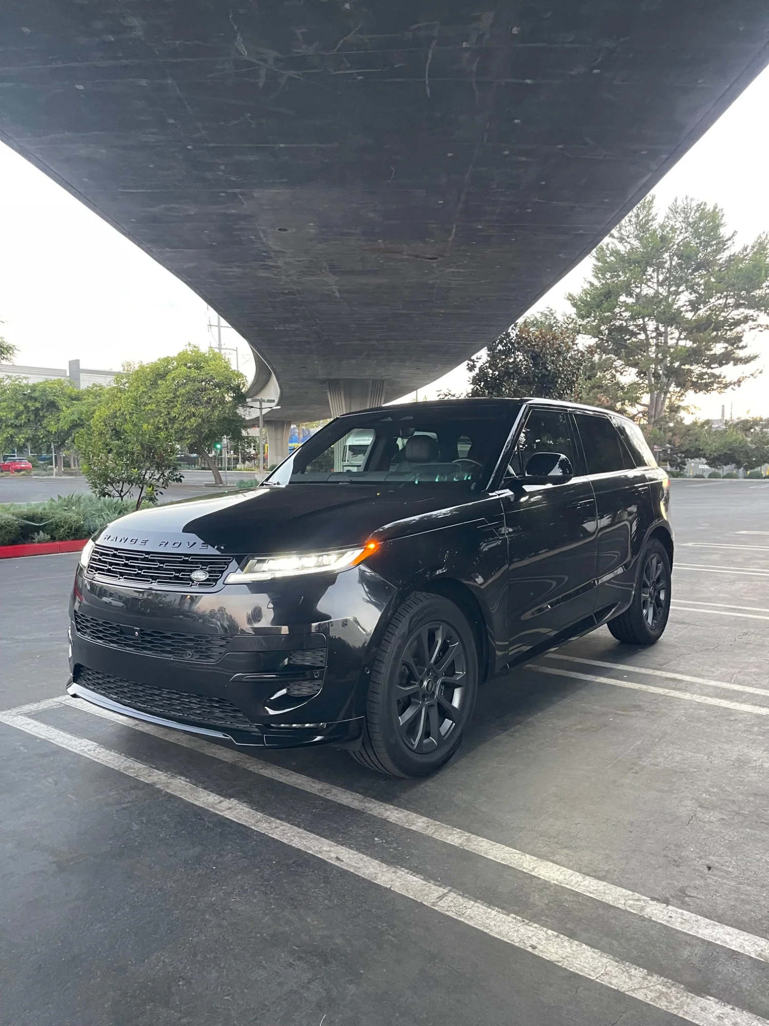 Range Rover, $54,099 — Marketplace, For Sale on Riv, photo 3 of 5